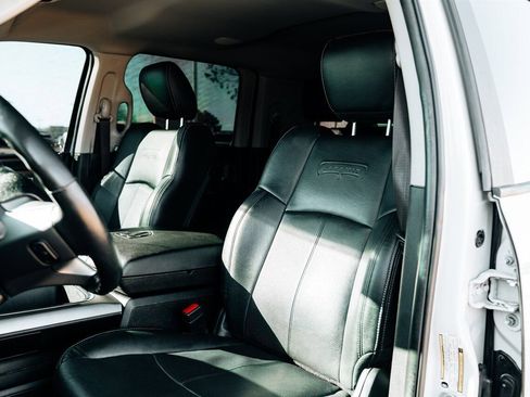 Used 2018 RAM 2500 Laramie w/ Convenience Group image 19