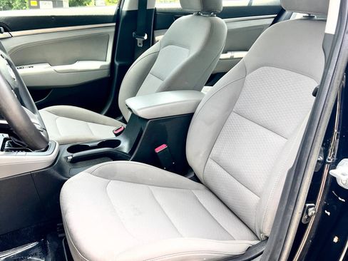 Used 2020 Hyundai Elantra SEL FWD image 2