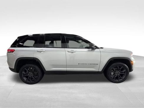 New 2025 Jeep Grand Cherokee Limited image 5
