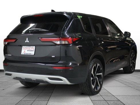 Used 2022 Mitsubishi Outlander SE image 6