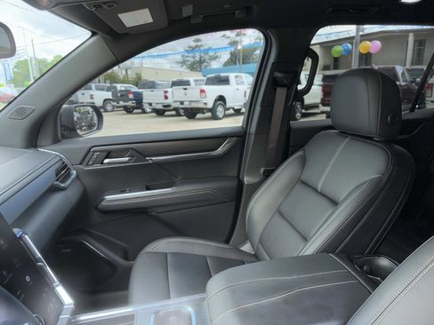 Used 2024 GMC Acadia Elevation w/ Black Edition FWD image 15
