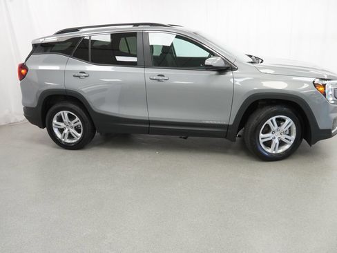 Used 2024 GMC Terrain SLE w/ Driver Convenience Package AWD/4WD image 6