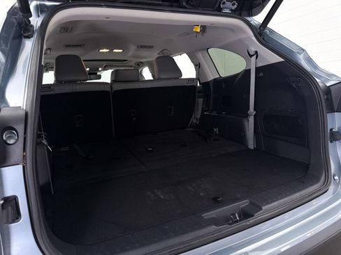 Used 2023 Toyota Highlander XLE FWD image 33