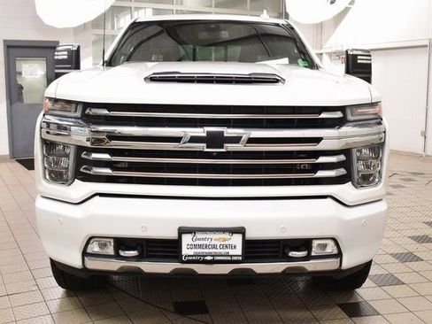 Used 2022 Chevrolet Silverado 2500 High Country w/ Safety Package II image 2