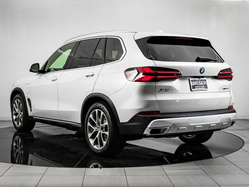 New 2026 BMW X5 xDrive50e image 11
