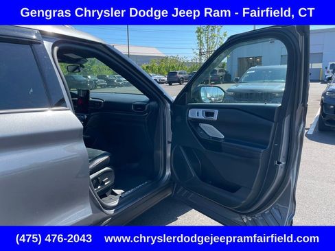 Used 2021 Ford Explorer Platinum w/ Equipment Group 601A AWD/4WD image 8