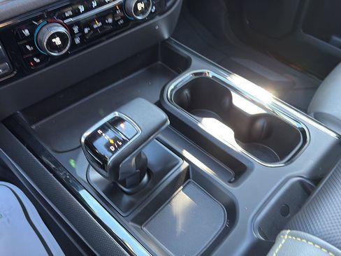 Used 2024 Chevrolet Silverado 1500 ZR2 w/ Technology Package image 28