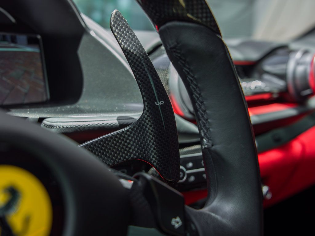 Used 2019 Ferrari 812 Superfast RWD image 11