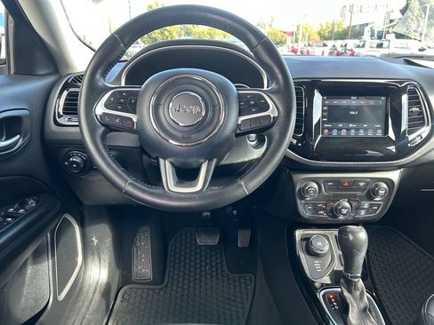 Used 2019 Jeep Compass Latitude AWD/4WD image 14