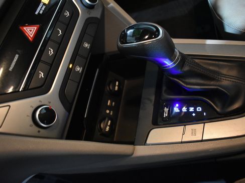 Used 2018 Hyundai Elantra SEL image 23