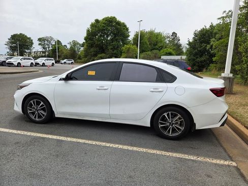 Used 2022 Kia Forte LXS w/ LXS Technology Package image 5