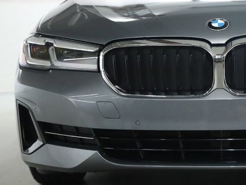 Used 2023 BMW 530i xDrive w/ Premium Package AWD/4WD image 7