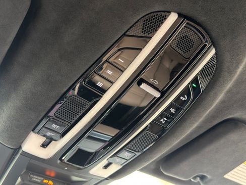 Used 2020 Porsche Cayenne Turbo AWD/4WD image 36