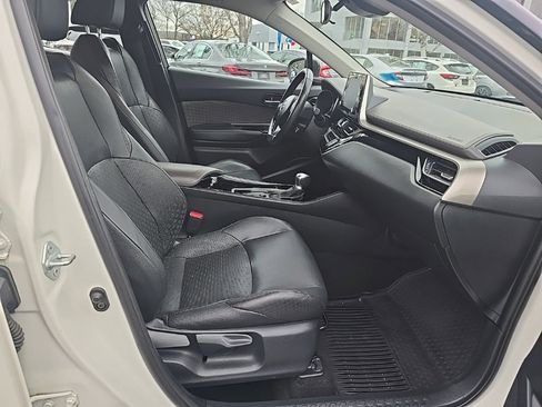 Certified 2021 Toyota C-HR Limited image 12
