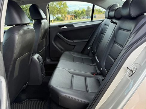 Used 2013 Volkswagen Jetta SE image 15