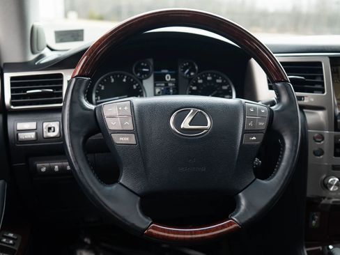 Used 2015 Lexus LX 570 4WD image 41