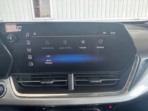 Used 2025 Chevrolet Trax LT w/ Driver Confidence Package FWD image 6