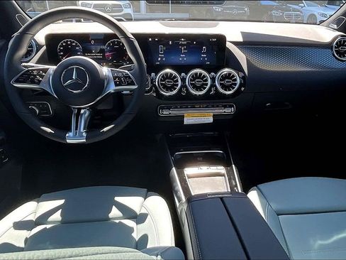 New 2026 Mercedes-Benz GLA 250 4MATIC image 5