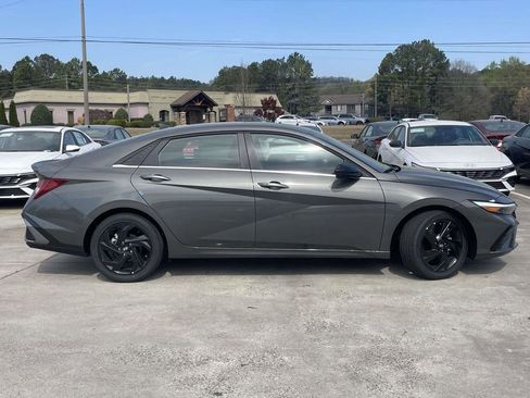 New 2026 Hyundai Elantra SEL Sport Premium FWD image 2