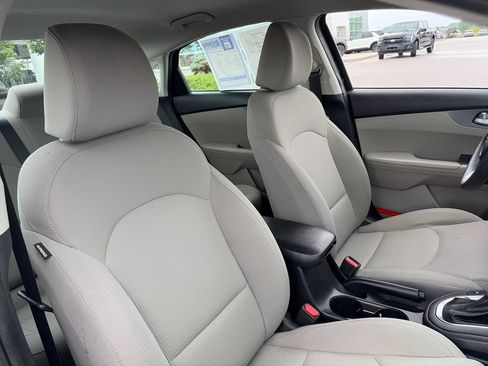 Used 2021 Kia Forte LXS FWD image 12