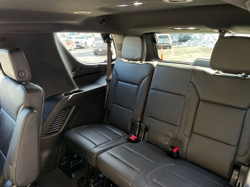 Used 2024 Chevrolet Tahoe LT w/ Luxury Package image 21