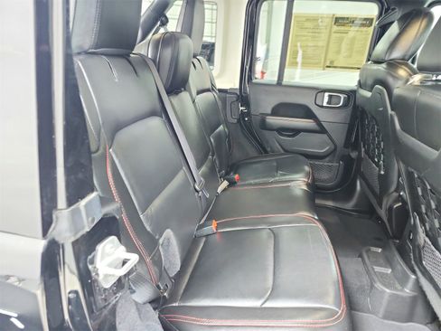 Used 2021 Jeep Wrangler Unlimited Rubicon image 37