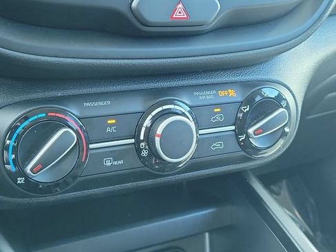 Used 2025 Kia Soul LX FWD image 29