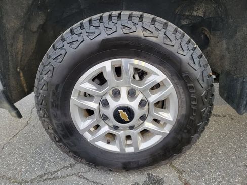 Certified 2024 Chevrolet Silverado 2500 LT image 9