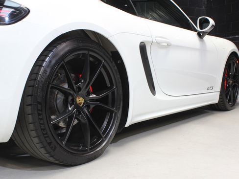 Used 2018 Porsche 718 Cayman GTS image 25