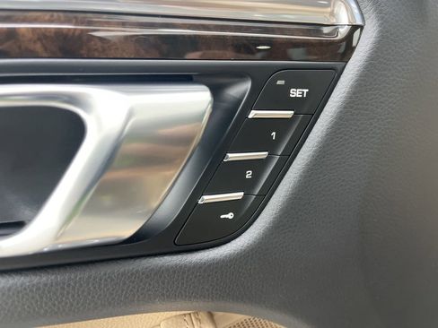 New 2025 Porsche Macan Turbo image 12