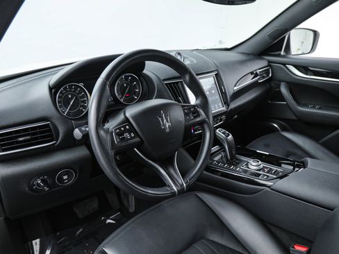 Certified 2023 Maserati Levante GT image 17