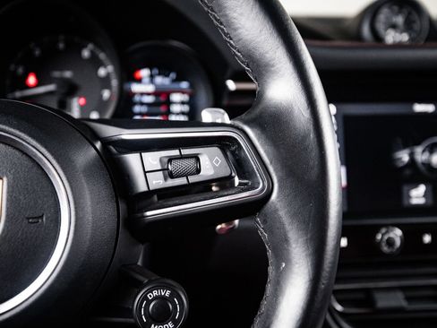 Certified 2023 Porsche Macan AWD/4WD image 16