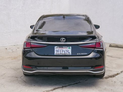 Used 2023 Lexus ES 300h w/ Premium Package FWD image 8