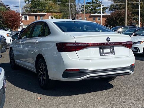 Certified 2025 Volkswagen Jetta S image 5