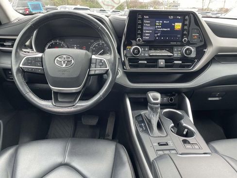 Certified 2022 Toyota Highlander XLE image 15