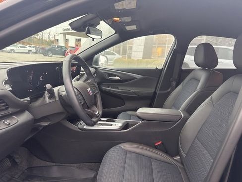 New 2025 Buick Envista Preferred w/ Convenience I Package image 2