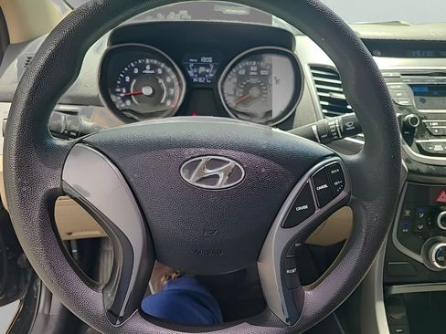 Used 2016 Hyundai Elantra SE FWD image 23