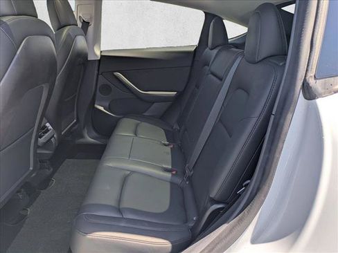 Used 2020 Tesla Model Y Long Range AWD/4WD image 19