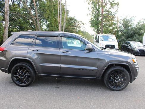 Used 2020 Jeep Grand Cherokee Altitude image 9