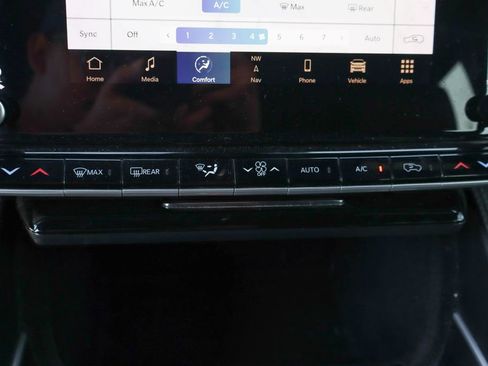 Used 2023 Jeep Wagoneer 4WD w/ Premium Group I image 42