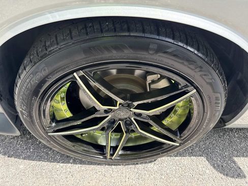 Used 2022 Dodge Challenger R/T w/ Blacktop Package RWD image 11