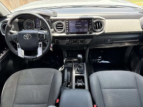 Used 2020 Toyota Tacoma SR5 w/ SR5 Appearance Package (SM) RWD image 21