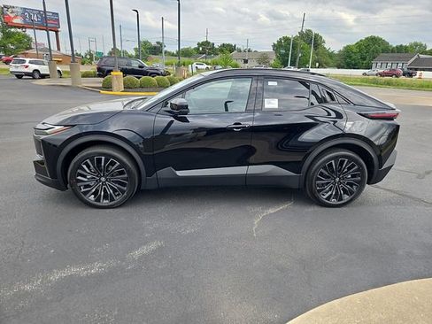 New 2026 Toyota C-HR AWD/4WD image 7