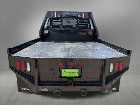 Used 2024 Chevrolet Silverado 3500 LT AWD/4WD image 4