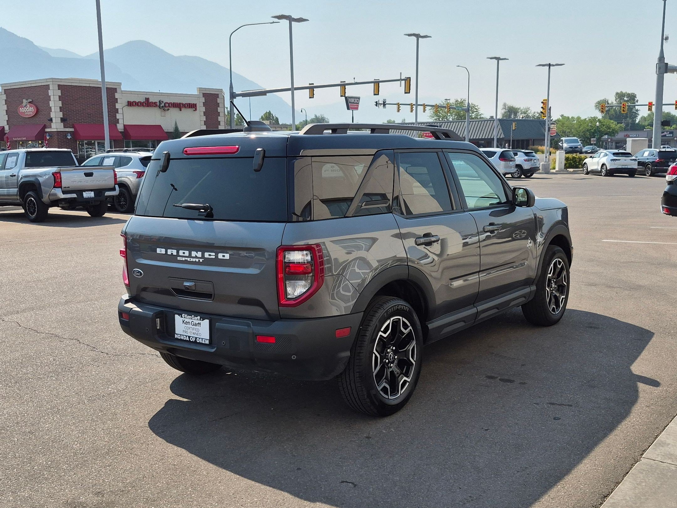 Used 2025 Ford Bronco Sport Outer Banks AWD/4WD image 3