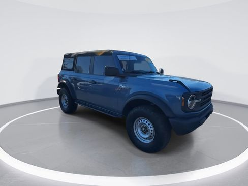Used 2023 Ford Bronco 4-Door AWD/4WD image 2