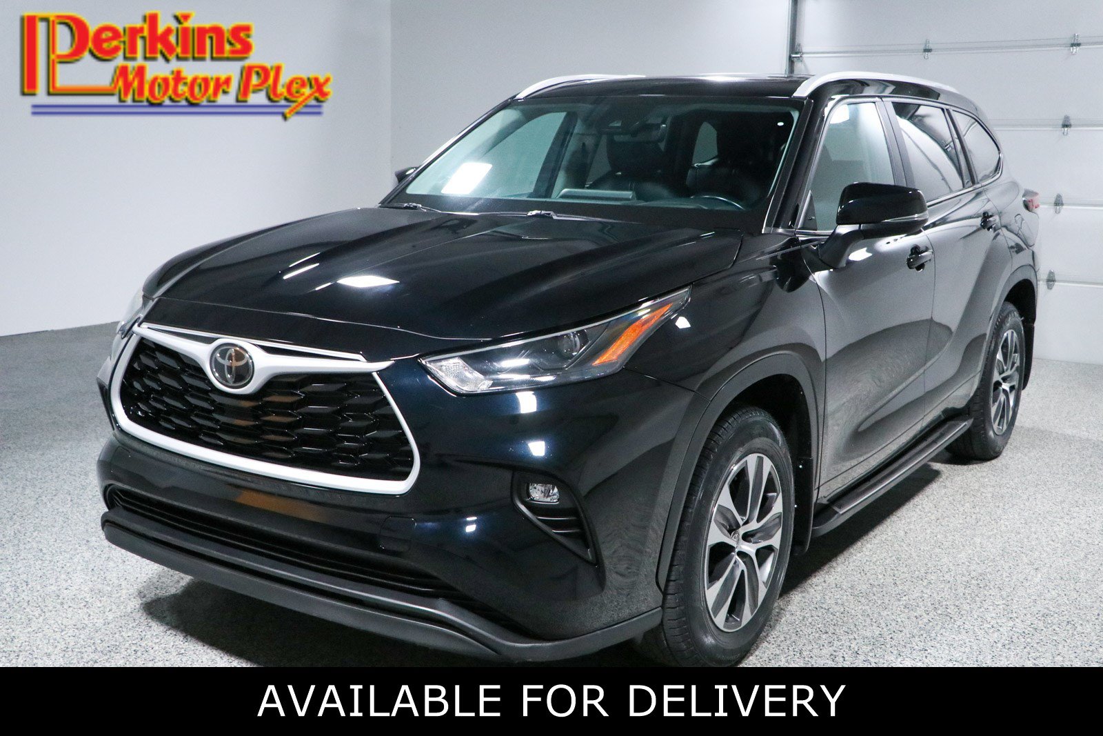 Used 2023 Toyota Highlander XLE AWD/4WD image 1
