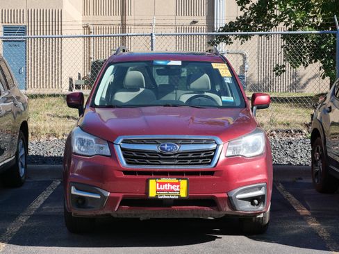 Used 2018 Subaru Forester 2.5i Premium w/ All-Weather Package AWD/4WD image 2