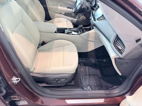 Used 2018 Buick Regal Essence w/ Driver Confidence Package #1 FWD image 26