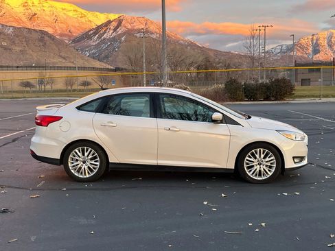 Used 2015 Ford Focus Titanium image 4